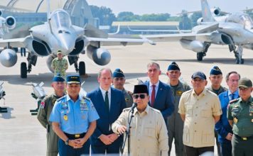 Presiden Prabowo Serahkan 11 Pesawat Militer, Radar hingga Senjata Rudal Presiden Republik Indonesia Prabowo Subianto dan Pesawat Tempur 2