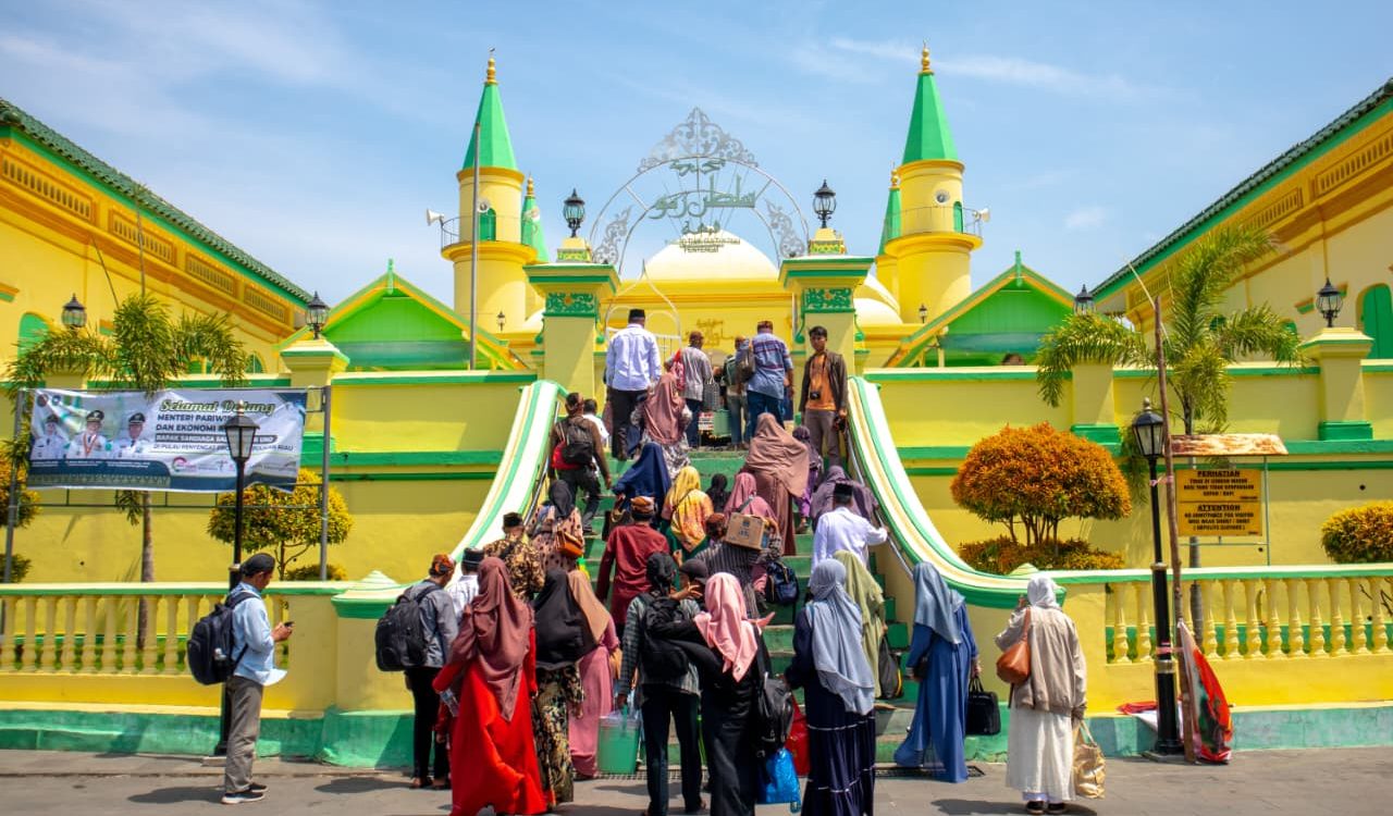 Masjid  Pulau Penyengat Tanjungpinang  
