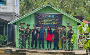 TMMD 128 Kodim 0318 Natuna Sukses Bedah Rumah Ibu Halifah di Kampung Mubur Kecil TMMD 128 Kodim 0318 Natuna Sukses Bedah Rumah Ibu Halifah di Kampung Mubur Kecil