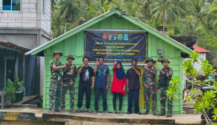 TMMD 128 Kodim 0318 Natuna Sukses Bedah Rumah Ibu Halifah di Kampung Mubur Kecil TMMD 128 Kodim 0318 Natuna Sukses Bedah Rumah Ibu Halifah di Kampung Mubur Kecil