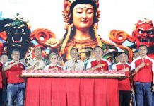 Wali Kota Amsakar Hadiri Puncak Perayaan HUT Dewi Ma Zu di Yayasan Cipta Dewi Samudera Wali Kota Amsakar Hadiri Puncak Perayaan HUT Dewi Ma Zu di Yayasan Cipta Dewi Samudera