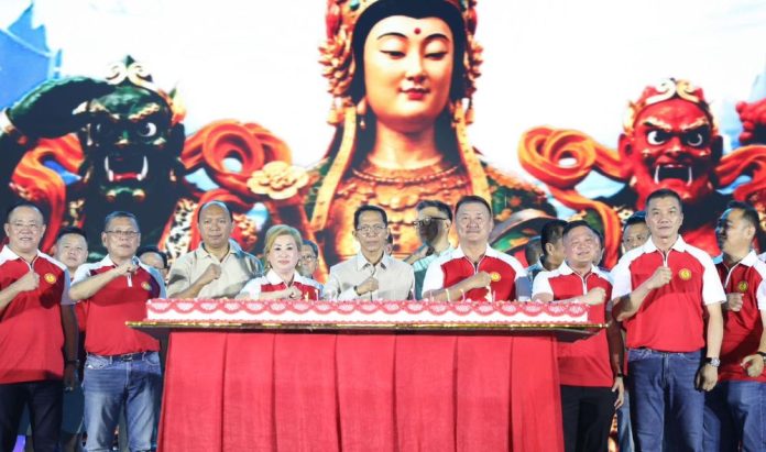 Wali Kota Amsakar Hadiri Puncak Perayaan HUT Dewi Ma Zu di Yayasan Cipta Dewi Samudera