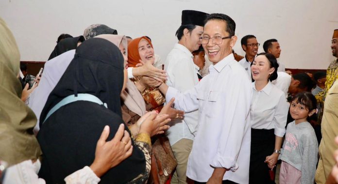 Wali Kota Batam Amsakar Achmad 11