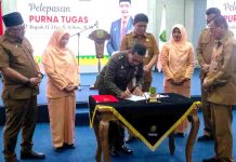 Wali Kota Lis Pimpin Sertijab Muhammad Yatim Jadi Plt Kadisnaker Tanjungpinang Wali Kota Lis Pimpin Sertijab Muhammad Yatim Jadi Plt Kadisnaker Tanjungpinang