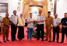 Bupati Nizar Terima Kunjungan Kakanwil Imigrasi Kepri, Perkuat Sinergi Pelayanan Keimigrasian di Lingga Bupati Nizar Terima Kunjungan Kakanwil Imigrasi Kepri, Perkuat Sinergi Pelayanan Keimigrasian di Lingga