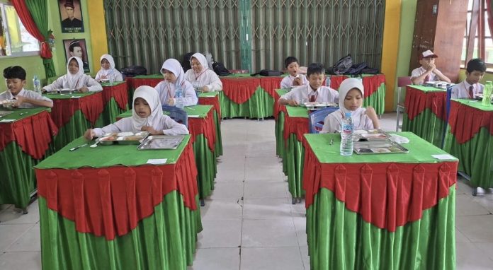 Program Makan Bergizi Gratis (MBG) di sejumlah sekolah di Kabupaten Karimun terancam mengalami gangguan dalam beberapa hari ke depan, lantaran dipicu oleh keterlambatan pencairan dana ke rekening Virtual Account (VA) sejumlah Satuan Pelayanan Pemenuhan Gizi (SPPG) yang bertugas