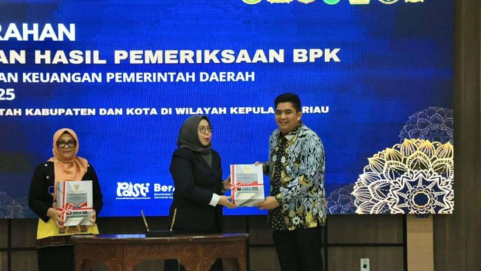 Kabupaten Bintan berhasil meraih Opini Wajar Tanpa Pengecualian 1 Untuk ke-15 kalinya secara berturut-turut, Kabupaten Bintan berhasil meraih Opini Wajar Tanpa Pengecualian ( WTP ) dari Badan Pemeriksa Keuangan (BPK)