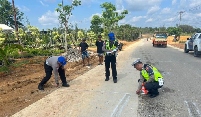 Laka Maut Sepeda Motor Jupiter Z Tabrak Truk Pengangkut Ayam di Teluk Sebong Bintan