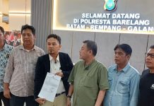 Resmi Melapor ke Polresta Barelang, Lintong Manurung Minta Kasus Blacklist di Tempat Hiburan Diusut Tuntas Lintong Manurung Minta Kasus Blacklist di Tempat Hiburan Diusut Tuntas