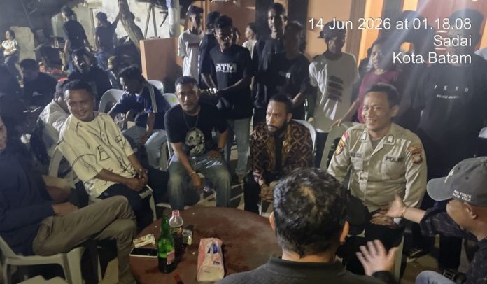 Polsek Bengkong Respons Cepat Amankan Gangguan Musik di Kampung Harapan Swadaya Polsek Bengkong Respons Cepat Amankan Gangguan Musik di Kampung Harapan Swadaya