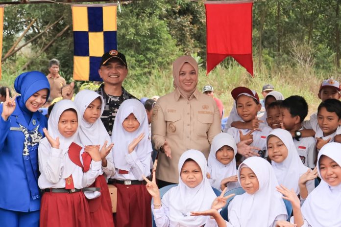 Wabup Bintan, Deby Maryanti Apresiasi Program Bhakti Sosial dan Pemeriksaan Kesehatan Gratis Lanal Bintan