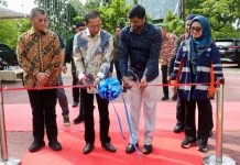 Wali Kota Amsakar Apresiasi CSR 5 Perusahaan Bantu Revitalisasi Lapangan Olahraga Engku Putri Wali Kota Amsakar Apresiasi CSR 5 Perusahaan Bantu Revitalisasi Lapangan Olahraga Engku Putri