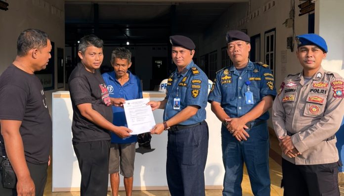 Aksi Sigap Kru Kapal Sea Elephant Express 8 Selamat Taufik di Perairan Tanjung Sau Uban Aksi Sigap Kru Kapal Sea Elephant Express 8 Selamat Taufik di Perairan Tanjung Sau Uban