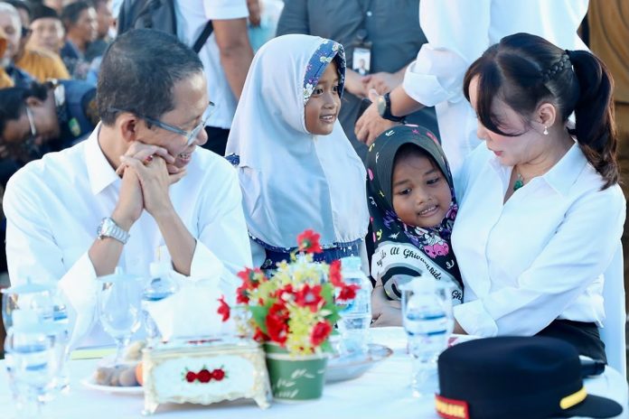 Amsakar-Li Claudia Perluas Lapangan Kerja dan Tingkatkan Pendidikan Anak Hinterland Amsakar-Li Claudia Serap Aspirasi Warga Galang Terkait Lapangan Kerja dan Pendidikan Hinterland