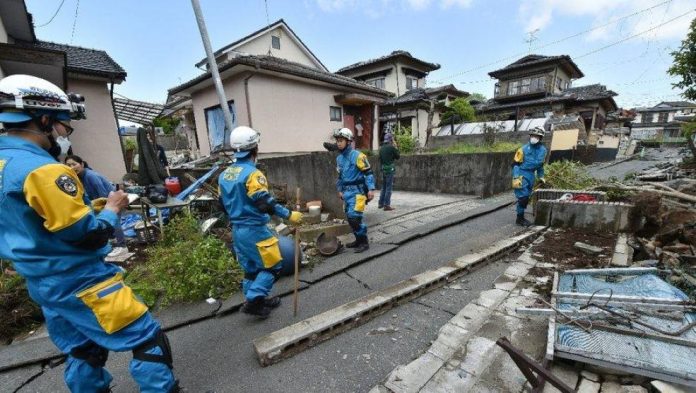 Gempa Jepang M 7,1 Tewaskan 13 Jiwa dan Puluhan Orang Masih Terjebak di Reruntuhan Mall
