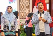 Gubernur Kepri Ansar dan Sekda Misni Turut Meriahkan Nobar Piala Dunia 2026 Gubernur Kepri Ansar dan Sekda Misni Turut Meriahkan Nobar Piala Dunia 2026