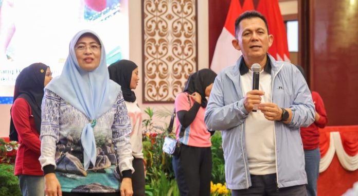 Gubernur Kepri Ansar dan Sekda Misni Turut Meriahkan Nobar Piala Dunia 2026 Gubernur Kepri Ansar dan Sekda Misni Turut Meriahkan Nobar Piala Dunia 2026