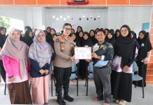 Kabid Humas Polda Kepri Ajak Pelajar Nizam Al-Mulk Jadi Generasi Berkarakter dan Sadar Hukum Kabid Humas Polda Kepri Ajak Pelajar Nizam Al-Mulk Jadi Generasi Berkarakter dan Sadar Hukum