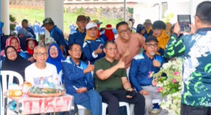 Mantan Pegawai Pemko Batam Gelar Lomba Bernuansa Kemerdekaan Kemeriahan Menyambut HUT ke-81 RI, Mantan Pegawai Pemko Batam Gelar Lomba Bernuansa Kemerdekaan