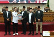 Paripurna DPRD Batam Dengarkan Rancangan APBD Pemko Tahun 2027 Belanja Rp 4,6 Triliun Paripurna DPRD Batam Dengarkan Rancangan APBD Pemko Tahun 2027 Belanja Rp 4,6 Triliun