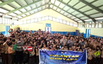Police Goes To School Polantas Polda Kepri di SD Kartini I Batam Police Goes To School Polantas Polda Kepri di SD Kartini I Batam