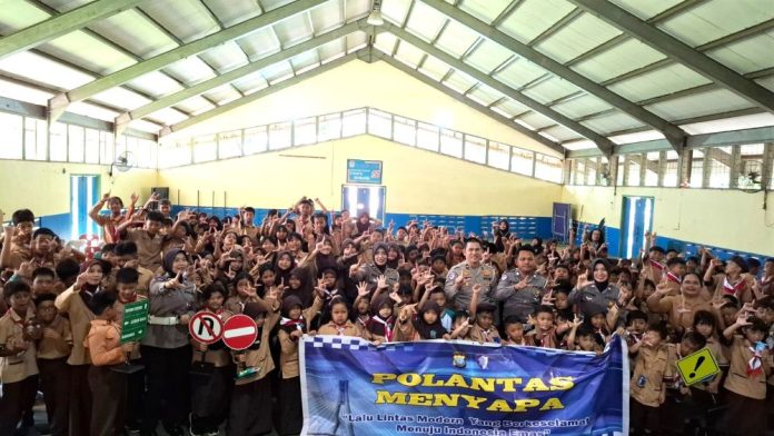 Police Goes To School Polantas Polda Kepri di SD Kartini I Batam