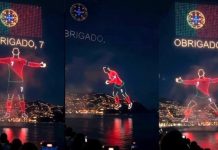Warga Portugal Lepas Cristiano Ronaldo dengan Aktrasi Drone Mengharukan di Pulau Madeira Warga Portugal Lepas Cristiano Ronaldo dengan Aktrasi Drone Mengharukan di Pulau Madeira