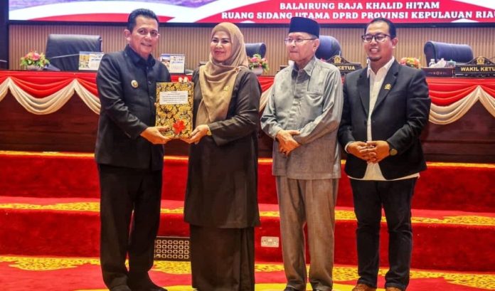 Ranperda Pertanggungjawaban APBD Provinsi Kepri TA 2025 Disahkan Menjadi Perda Ranperda Pertanggungjawaban APBD Provinsi Kepri TA 2025 Disahkan Menjadi Perda