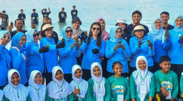 Selvi Ananda Pimpin Aksi Konservasi Laut di Bintan Selvi Ananda Pimpin Aksi Konservasi Laut di Bintan, Dorong Ekonomi Biru dan Kesejahteraan Masyarakat Pesisir