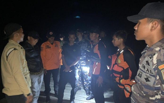 TNI-Polri dan Basarnas Gelar SAR Cari Penemuan Potongan Tubuh Manusia di Perairan Genting Pulur