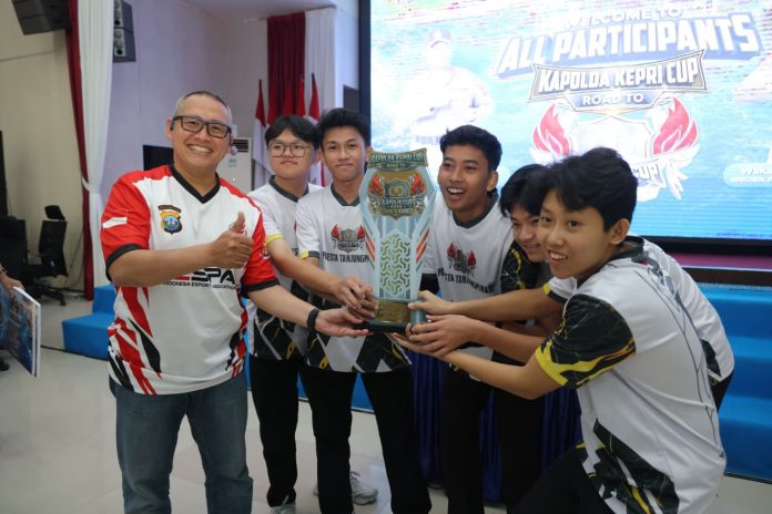 Tim OFON SIXSEVENNN Polresta Tanjungpinang Juara Kapolda Kepri Cup Road to Esports Kapolri Cup 2026