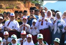 Upacara Hari Anak Nasional 2026, Bupati Aneng Sampaikan Pesan Menteri Perempuan ke Anak Anak Anambas Upacara Peringatan Hari Anak Nasional (HAN) ke-42 Tahun 2026