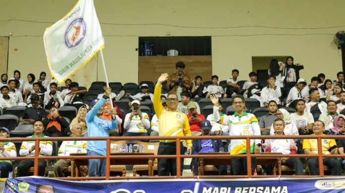 Menjadi tuan rumah tidak selalu berakhir dengan gelar juara. Pada Pekan Olahraga Pelajar Daerah (Popda) X