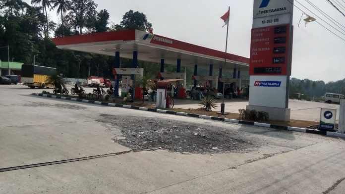 Foto: SPBU 13262515 Jl Payakumbuh-Bukittinggi Km. 9 Batu Hampar, Kec. Akabiluru, Kab. Lima Puluh Kota. Kab. Lima Puluh Koto, Sumatera Barat Foto: SPBU 13262515 Jl Payakumbuh-Bukittinggi Km. 9 Batu Hampar, Kec. Akabiluru, Kab. Lima Puluh Kota. Kab. Lima Puluh Koto, Sumatera Barat