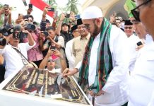 Ahmad Muzani dan Habib Syeikh bin Abdul Qodir Assegaf Resmikan Ponpes Nur Iman Pulau Kasu Ahmad Muzani dan Habib Syeikh bin Abdul Qodir Assegaf Resmikan Ponpes Nur Iman Pulau Kasu