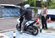 Alasan MK Tolak Gugatan Aturan SIM Telat Diperpanjang Harus Bikin Baru Alasan MK Tolak Gugatan Aturan SIM Telat Diperpanjang Harus Bikin Baru