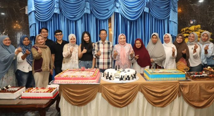 Amsakar Dapat Kejutan Ulang Tahun ke-58 dari Forkopimda Amsakar Dapat Kejutan Ulang Tahun ke-58 dari Forkopimda