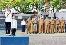 Apel Gabungan, Amsakar Minta ASN Batam Percepat Program Prioritas dan Pelayanan Publik Amsakar saat memimpin Apel Gabungan Pegawai Pemko Batam