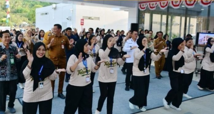 Bupati Kepulauan Anambas Aneng dan RSUD Tarempa