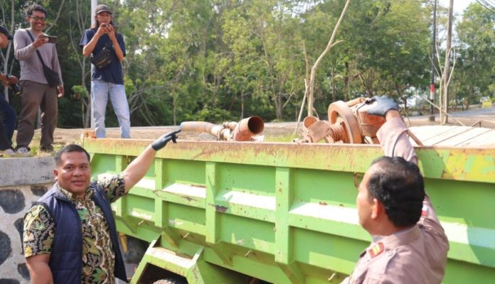 Ditreskrimsus Polda Kepri mengungkap kasus dugaan pertambangan pasir ilegal di wilayah Kota Batam Ditreskrimsus Polda Kepri mengungkap kasus dugaan pertambangan pasir ilegal di wilayah Kota Batam