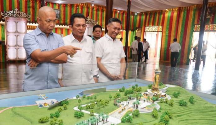 Gubernur Ansar Dampingi JAM-Intel Kejagung Jelajahi Sejarah Pulau Penyengat Gubernur Ansar Dampingi JAM-Intel Kejagung Jelajahi Sejarah Pulau Penyengat