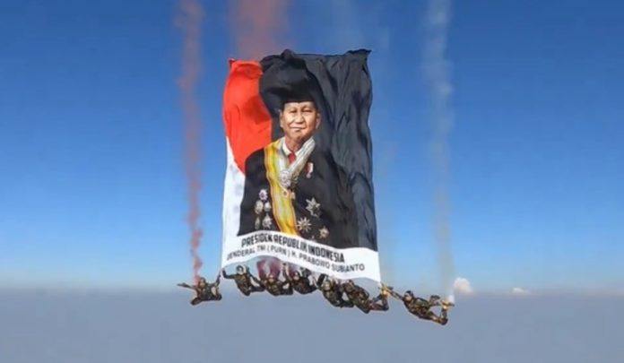HUT RI Presiden Prabowo 17 Penerjun Kopassus dan Kekuatan Alutsista Udara Semarakkan HUT ke-81 Kemerdekaan RI