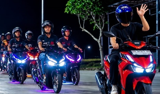 Vario Evo Night Ride di Tanjunguban Pererat Interaksi Konsumen dan Komunitas Honda Vario Evo Night Ride di Tanjunguban Pererat Interaksi Konsumen dan Komunitas Honda