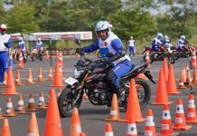 Jangan Asal Miring! Begini Teknik Menikung Motor yang Tepat Jangan Asal Miring! Begini Teknik Menikung Motor yang Tepat