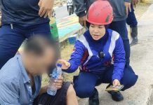 Pria Terjun ke Laut di Coastal Area, Dramatis Diselamatkan Damkar Karimun
