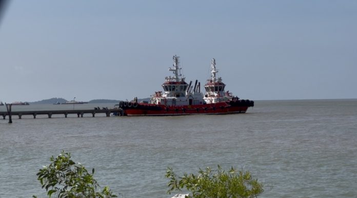 Terletak di posisi emas jalur Selat Malaka, Kabupaten Karimun