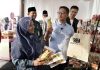Bazar UMKM Karimun Taja Tari 2026, Hadirkan Produk Lokal dan Pertunjukan Seni Melayu Bazar UMKM Karimun Taja Tari 2026 Resmi Dibuka. Kawasan Coastal Area
