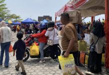 Bazar Sembako Murah Pemkab Karimun Diserbu Warga, Beras SPHP 5 Ton Ludes