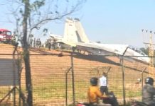 Jet Tempur Sukhoi SU-30 TNI AU Tergelincir di Bandara Sultan Hasanuddin Jet Tempur Sukhoi SU-30 TNI AU Tergelincir di Bandara Sultan Hasanuddin