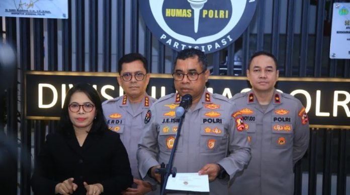Kadiv Humas Polri Irjen Pol. Johnny Eddizon Isir